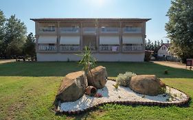 Camping Linaraki Apartments & Bungalows